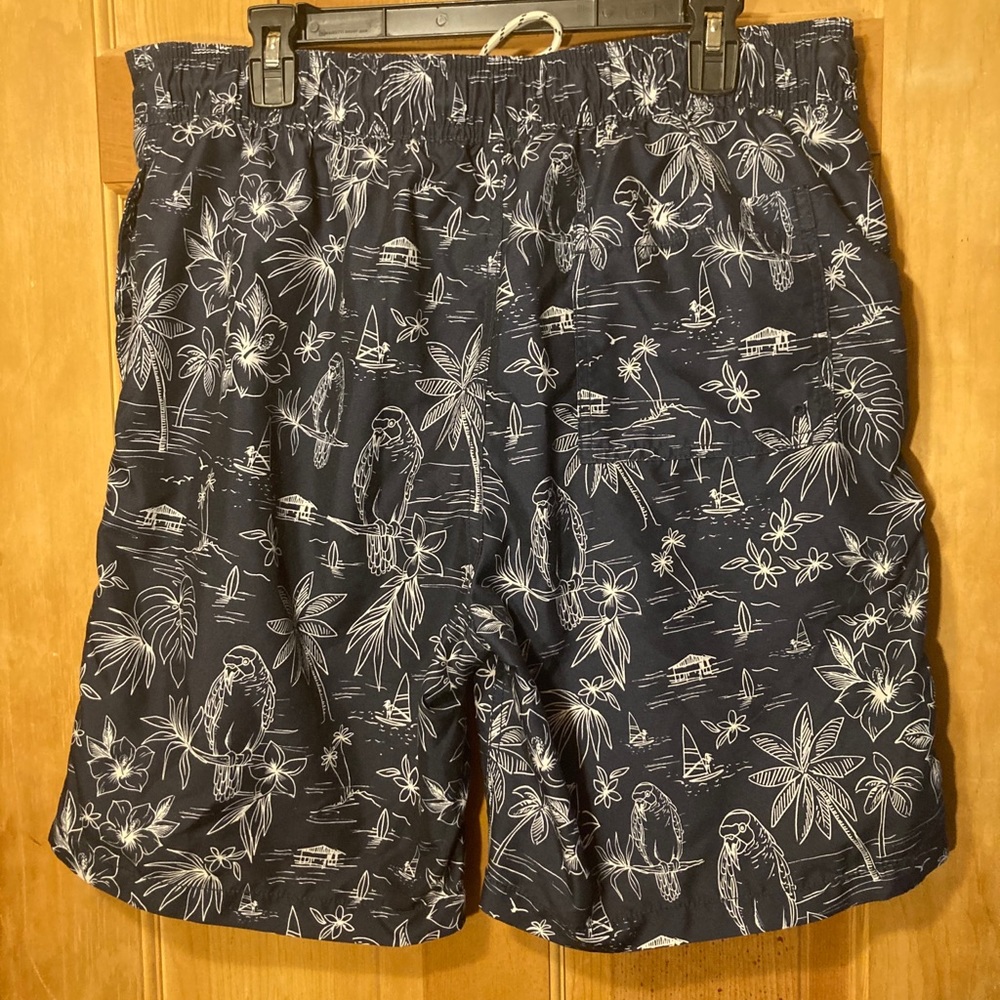 Goodfellow&Co. Men’s Board Shorts - Picture 5 of 7